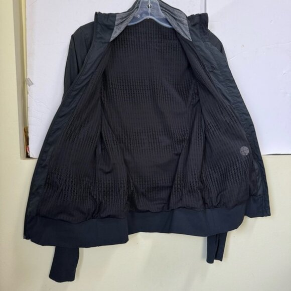 Lululemon Run Back On Track Jacket Lightweight Pockets Zip Ruched Ruffle Black S - Picture 4 of 16
